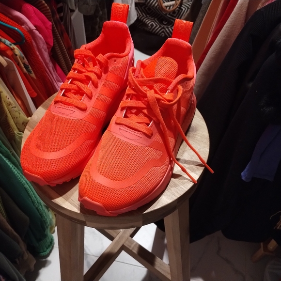 Multix Adidas Women 7.5 / Boys 6 - Picture 2 of 5